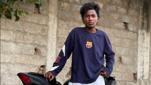 கல்லூரி மாணவர் அமுதன் 